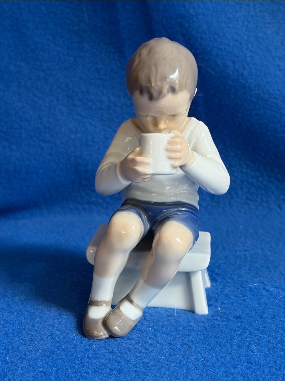 VTG  Porcelain Figurine by Bing & Grondahl. Made in Denmark. Hand painted